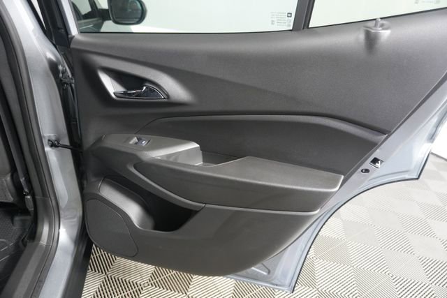 Used 2025 Chevrolet Trax RS w/ Driver Confidence Package FWD image 29