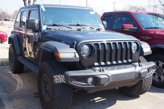 Used 2023 Jeep Wrangler Sport image 7