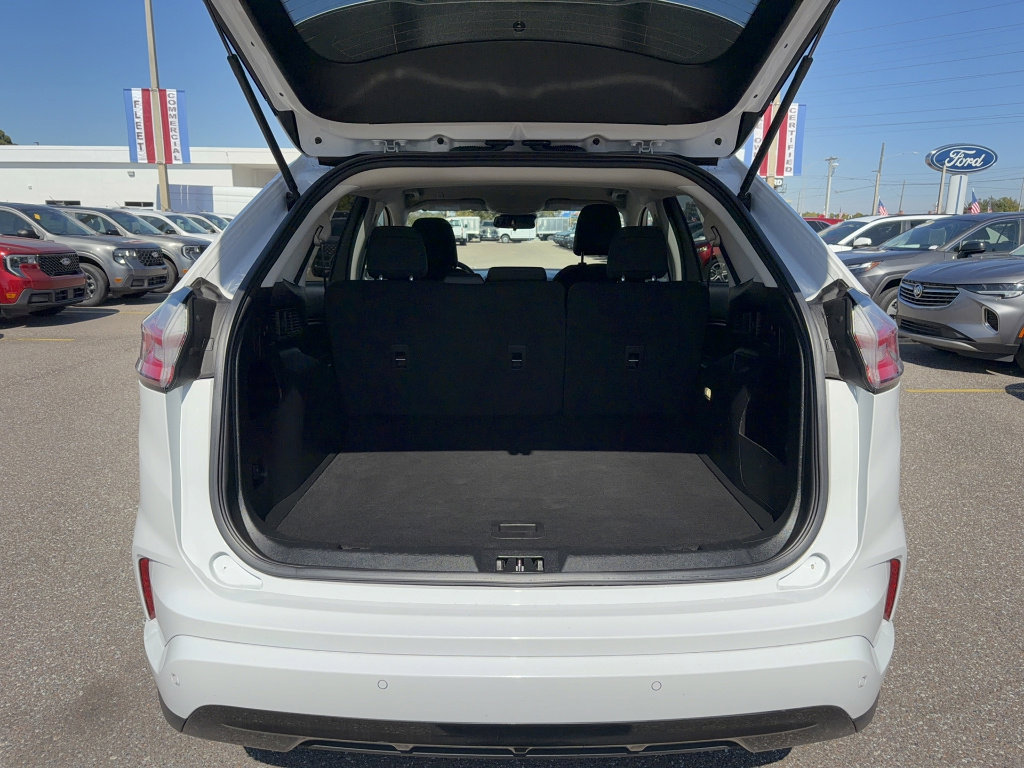 Certified 2022 Ford Edge SE w/ Black Appearance Package AWD/4WD image 7