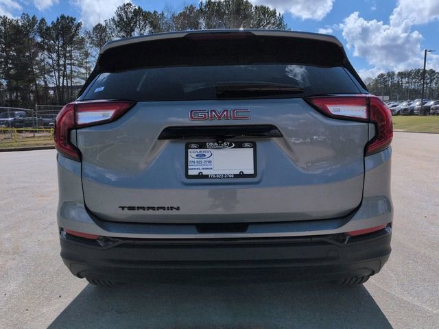 Used 2023 GMC Terrain SLE w/ Driver Convenience Package image 3