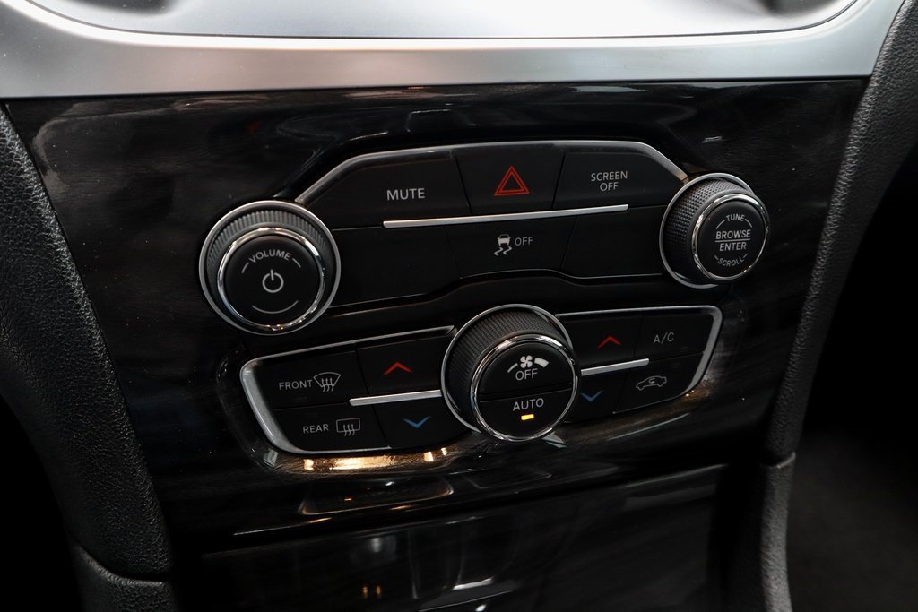 Used 2022 Chrysler 300 Touring image 33