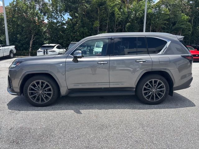 Used 2025 Lexus LX 600 F Sport w/ Accessory Package (Z1) AWD/4WD image 4