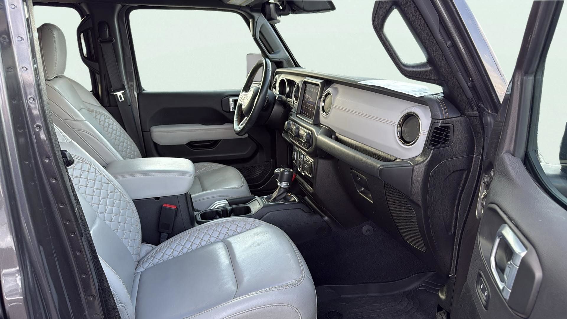 Used 2021 Jeep Wrangler Unlimited Sahara image 16