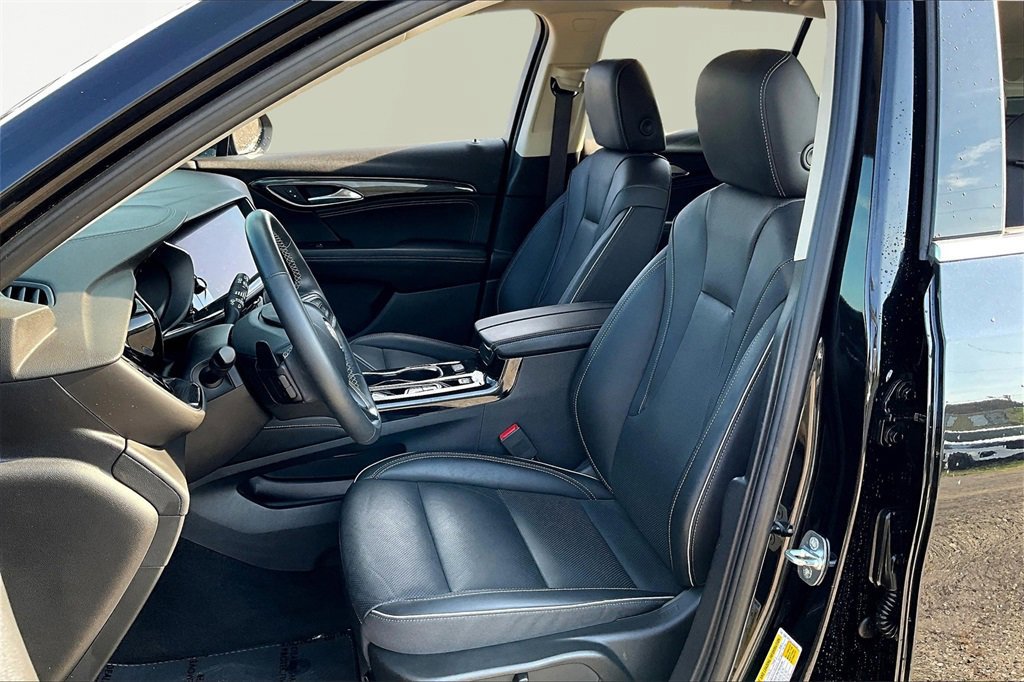 Used 2023 Buick Envision Essence image 25
