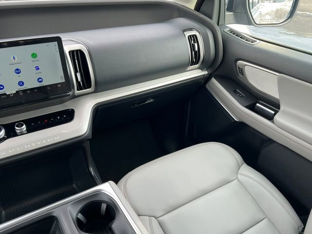 Certified 2025 Ford Expedition Active image 40