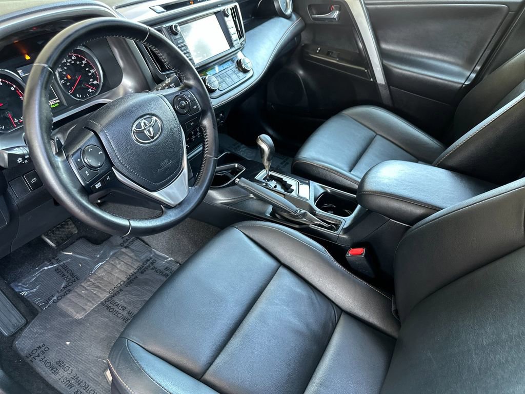 Used 2017 Toyota RAV4 SE FWD image 9