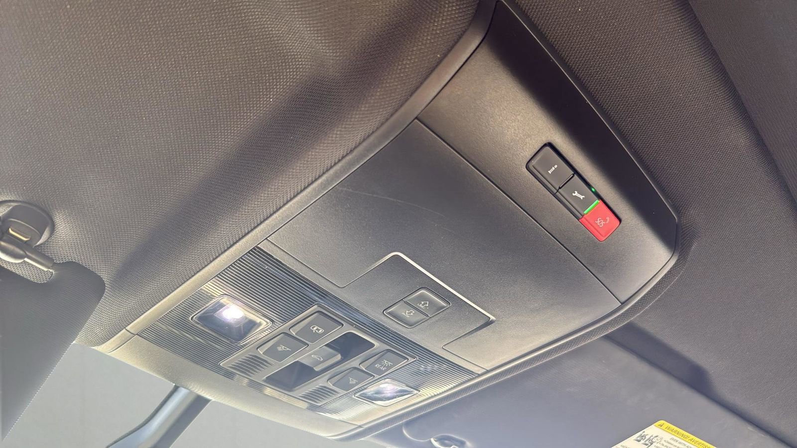 Used 2022 Volkswagen Atlas Cross Sport SE image 22