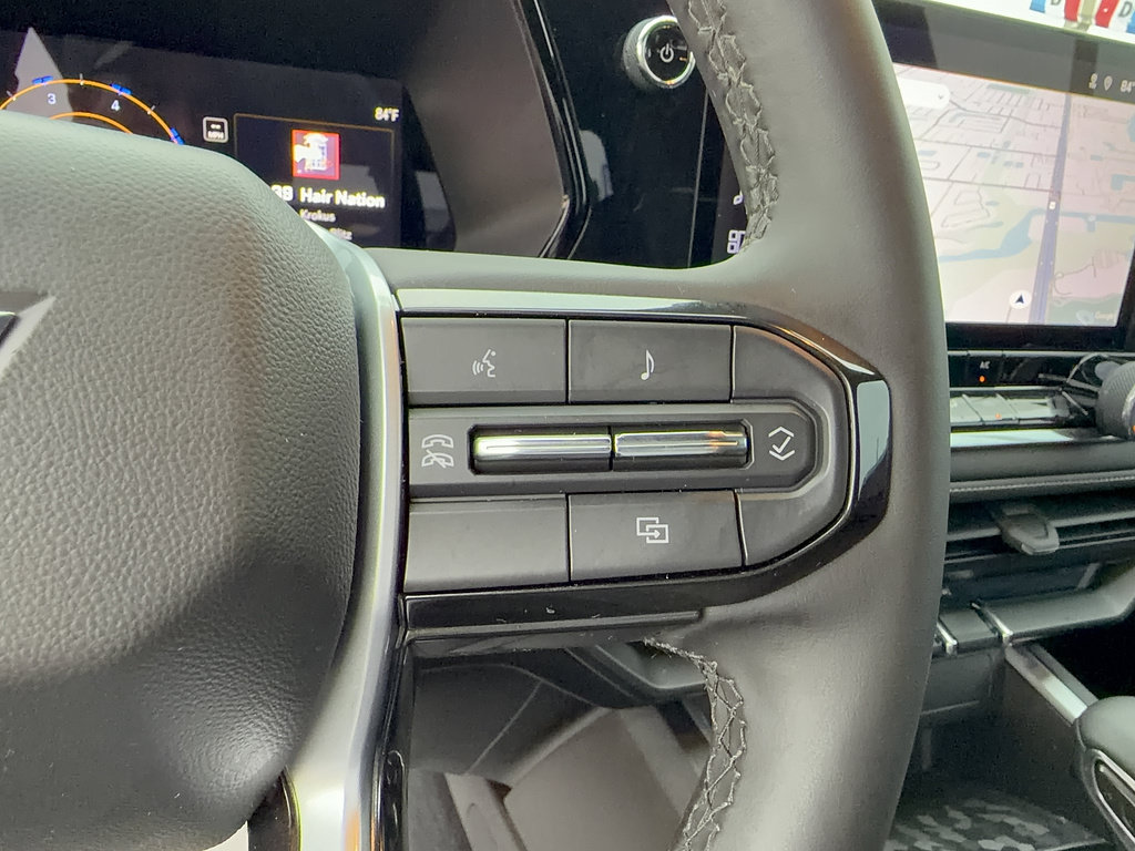 Used 2024 Chevrolet Colorado LT RWD image 23