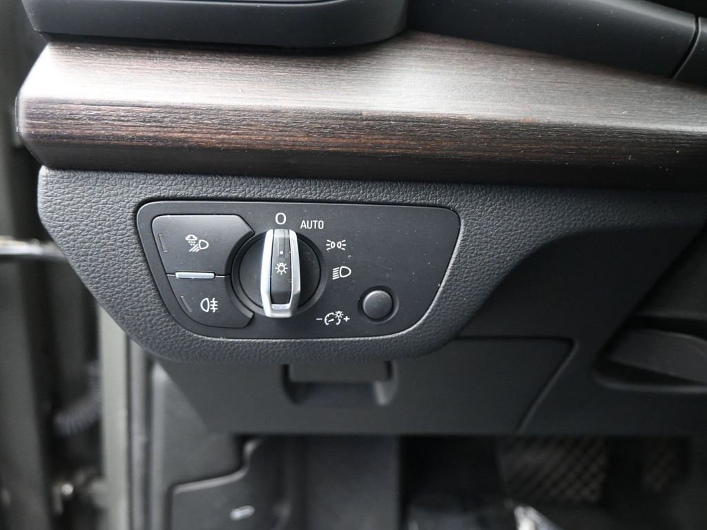 Used 2023 Audi Q5 2.0T Premium w/ Convenience Package image 40