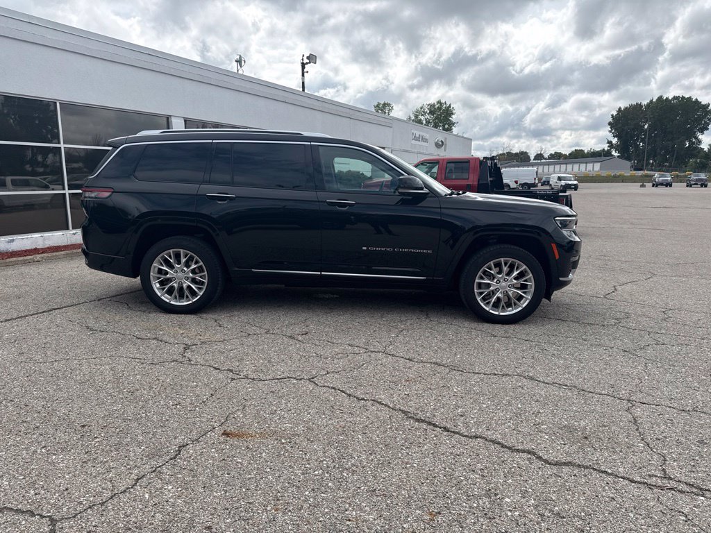 Used 2021 Jeep Grand Cherokee L Summit w/ Advanced Protech Group IV AWD/4WD image 2