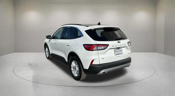 Certified 2022 Ford Escape SE FWD image 4