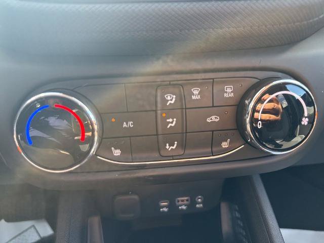 Used 2023 Chevrolet TrailBlazer LT AWD/4WD image 16