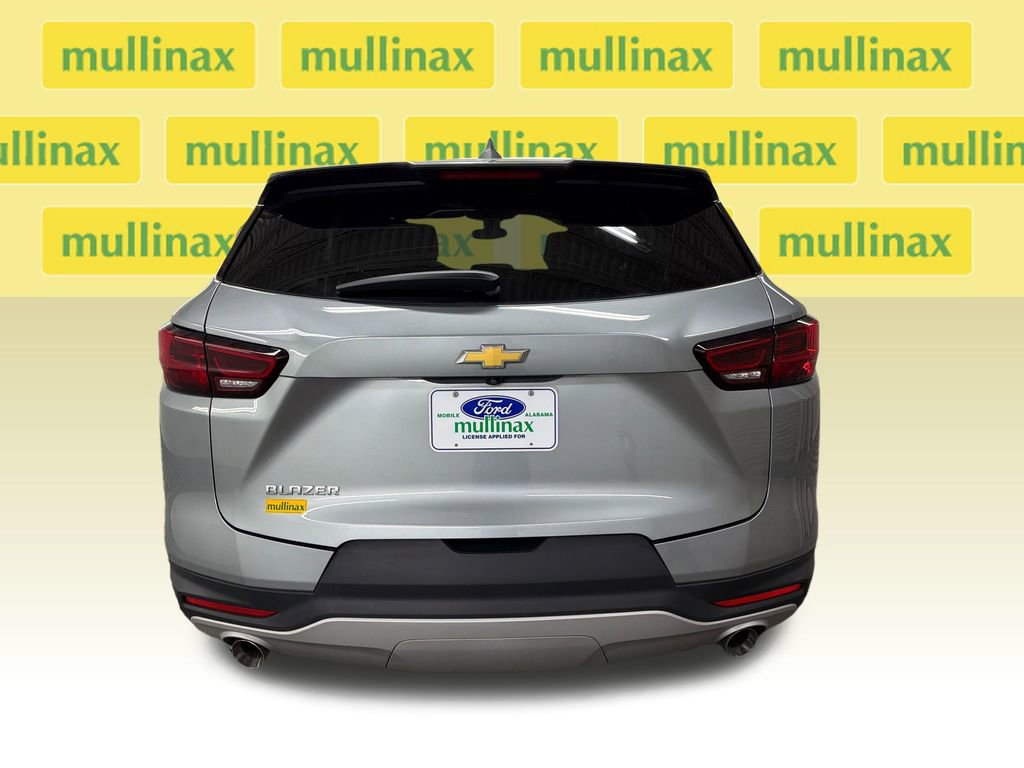 Used 2023 Chevrolet Blazer LT w/ Driver Confidence Package FWD image 7