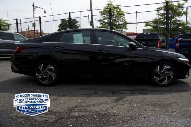 Used 2025 Hyundai Elantra SEL FWD image 3