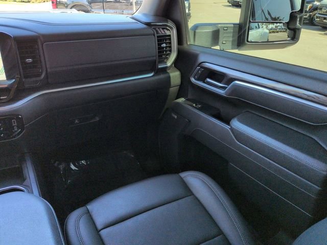 Used 2025 Chevrolet Silverado 3500 LTZ w/ LTZ Plus Package image 17