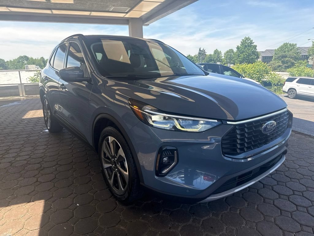 Certified 2023 Ford Escape Platinum AWD/4WD image 4