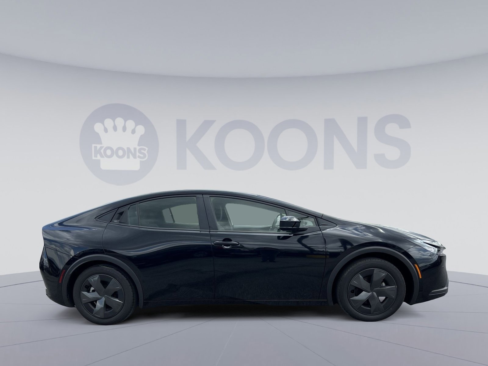 Used 2025 Toyota Prius LE image 2