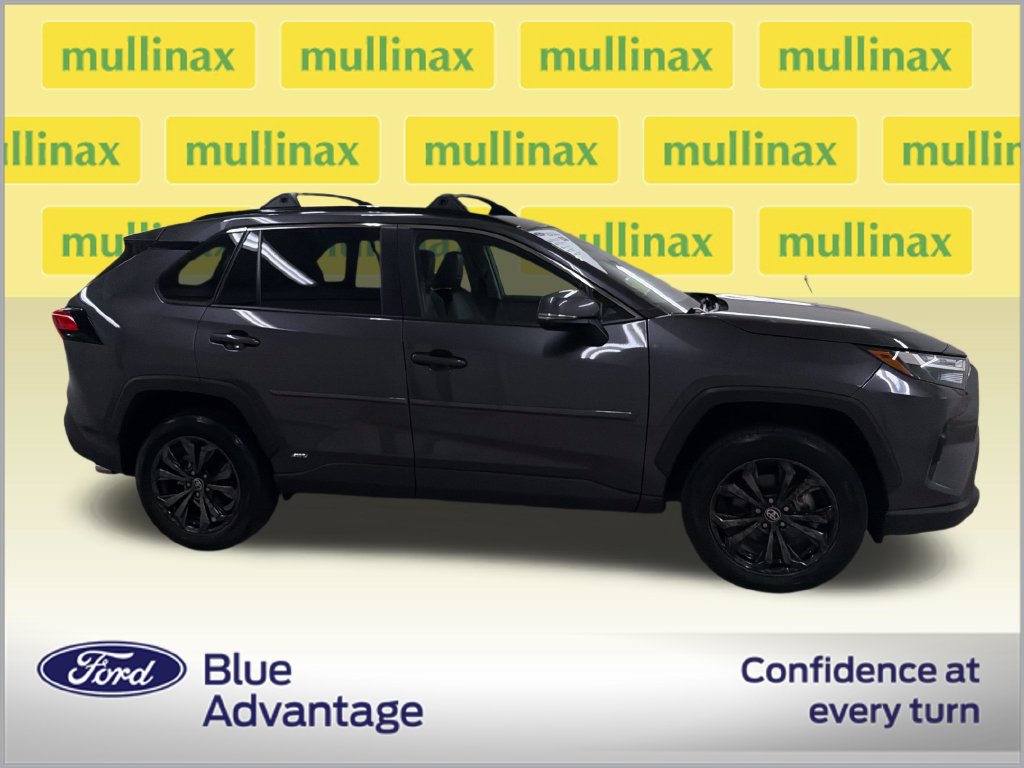 Used 2023 Toyota RAV4 XLE Premium AWD/4WD image 2