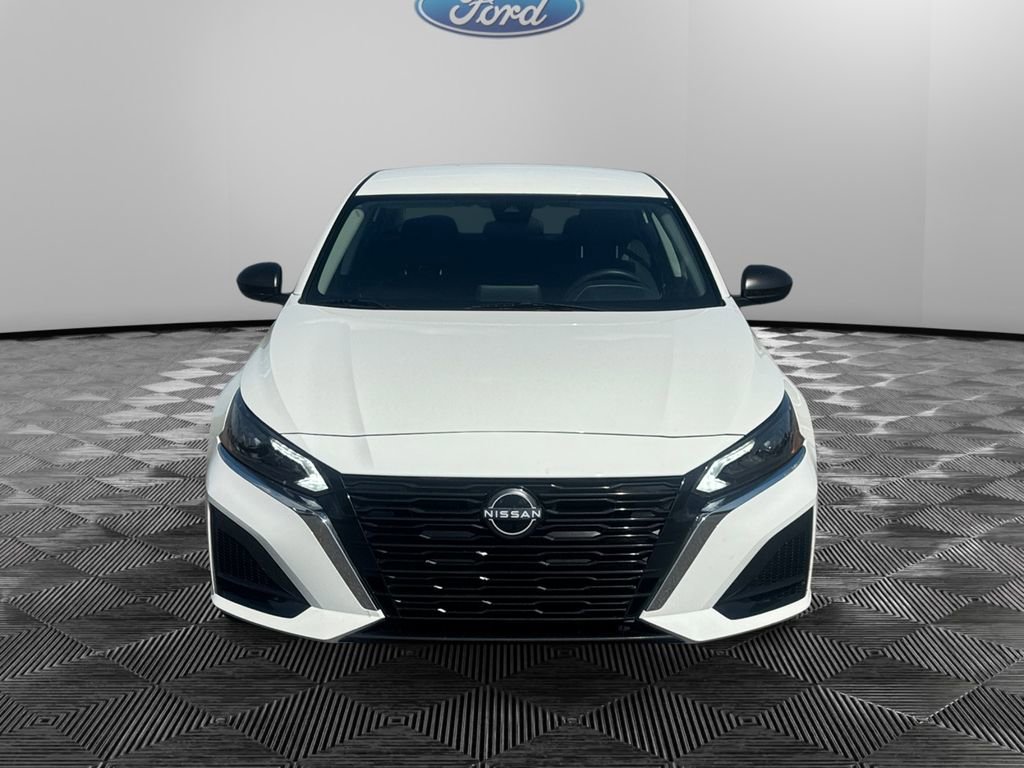 Used 2025 Nissan Altima 2.5 SV FWD image 8