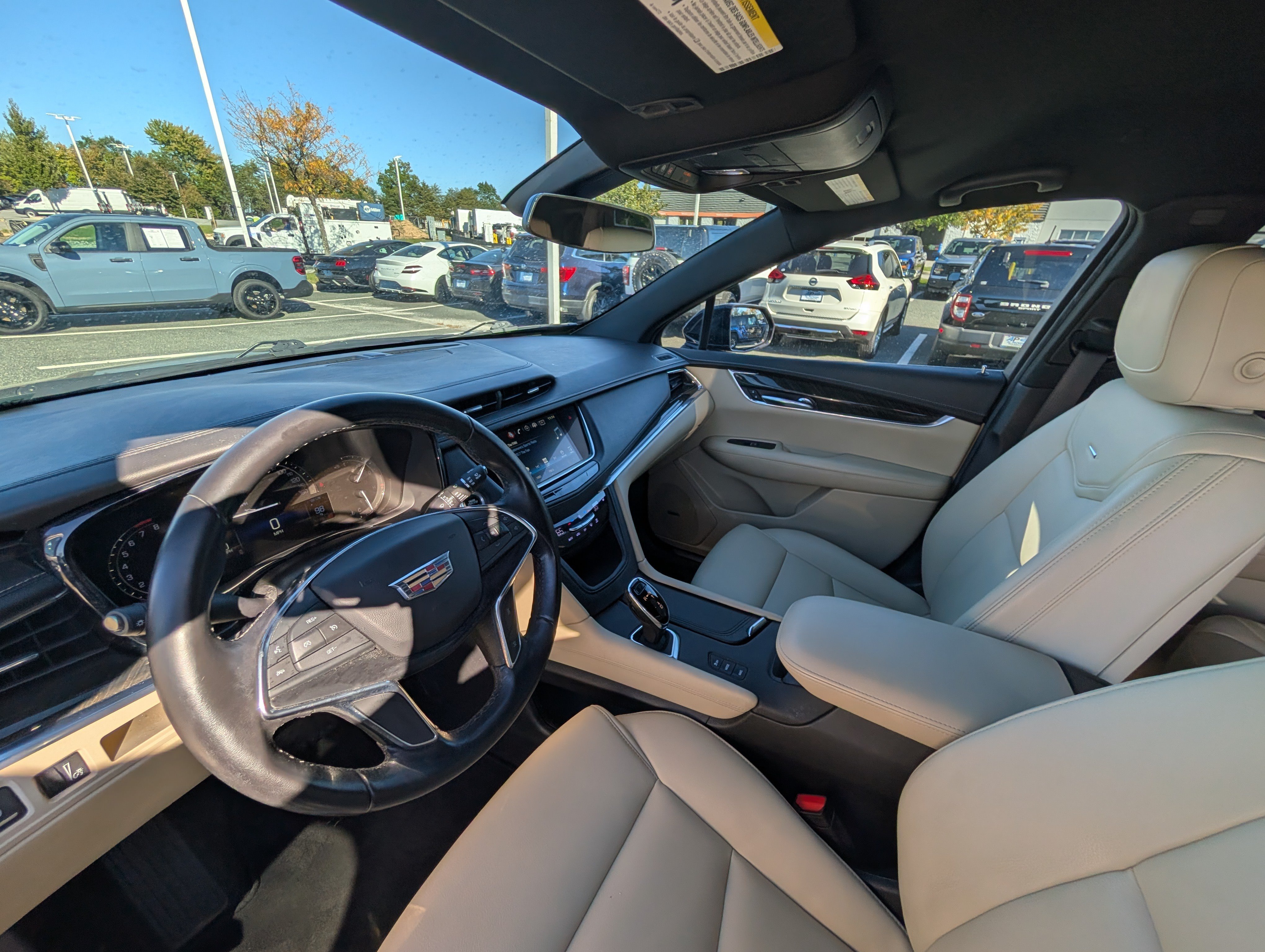 Used 2018 Cadillac XT5 AWD image 18