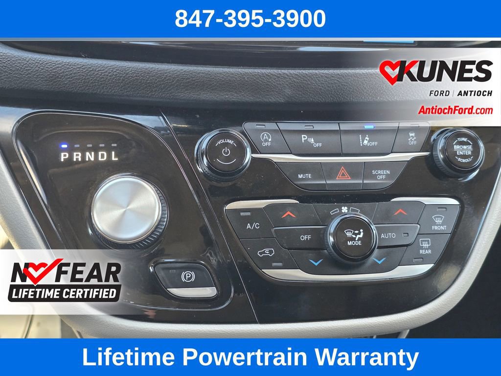 Used 2024 Chrysler Pacifica Touring-L image 54