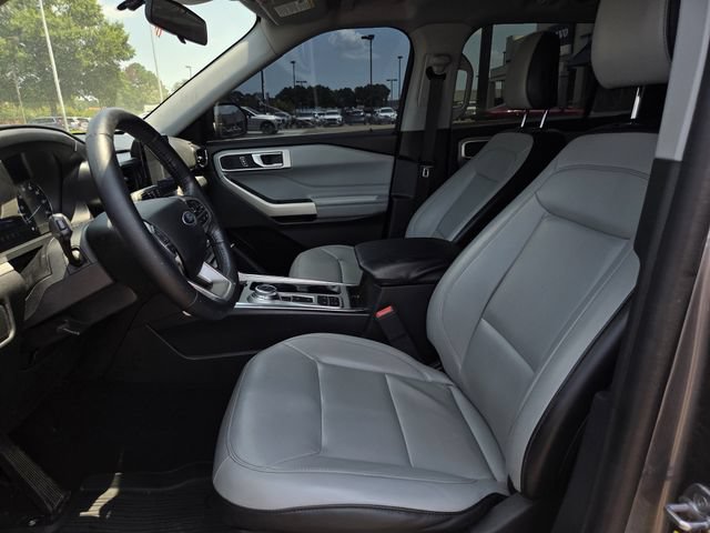Certified 2021 Ford Explorer XLT w/ Equipment Group 202A RWD image 13
