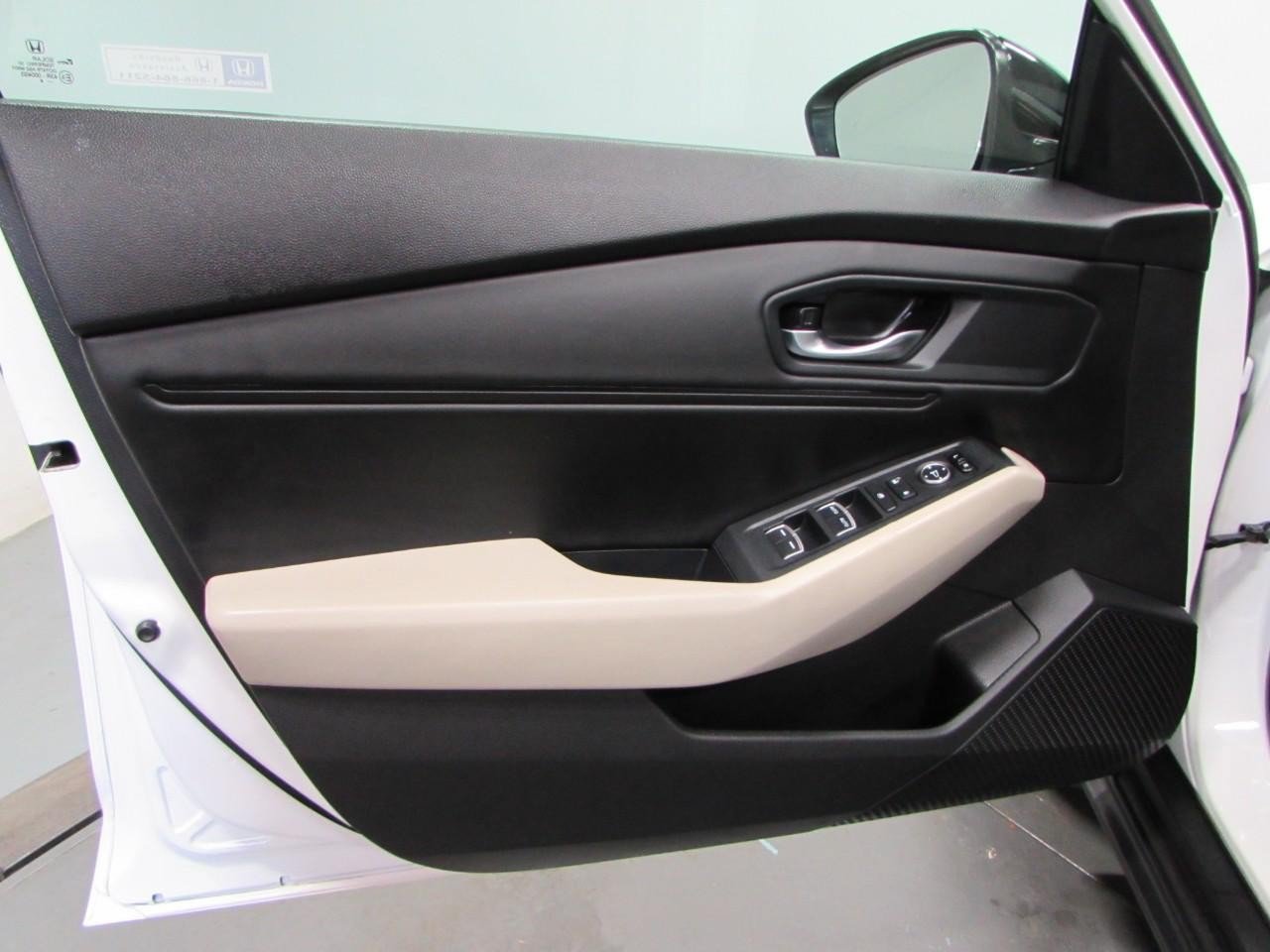 Used 2025 Honda Accord SE image 12