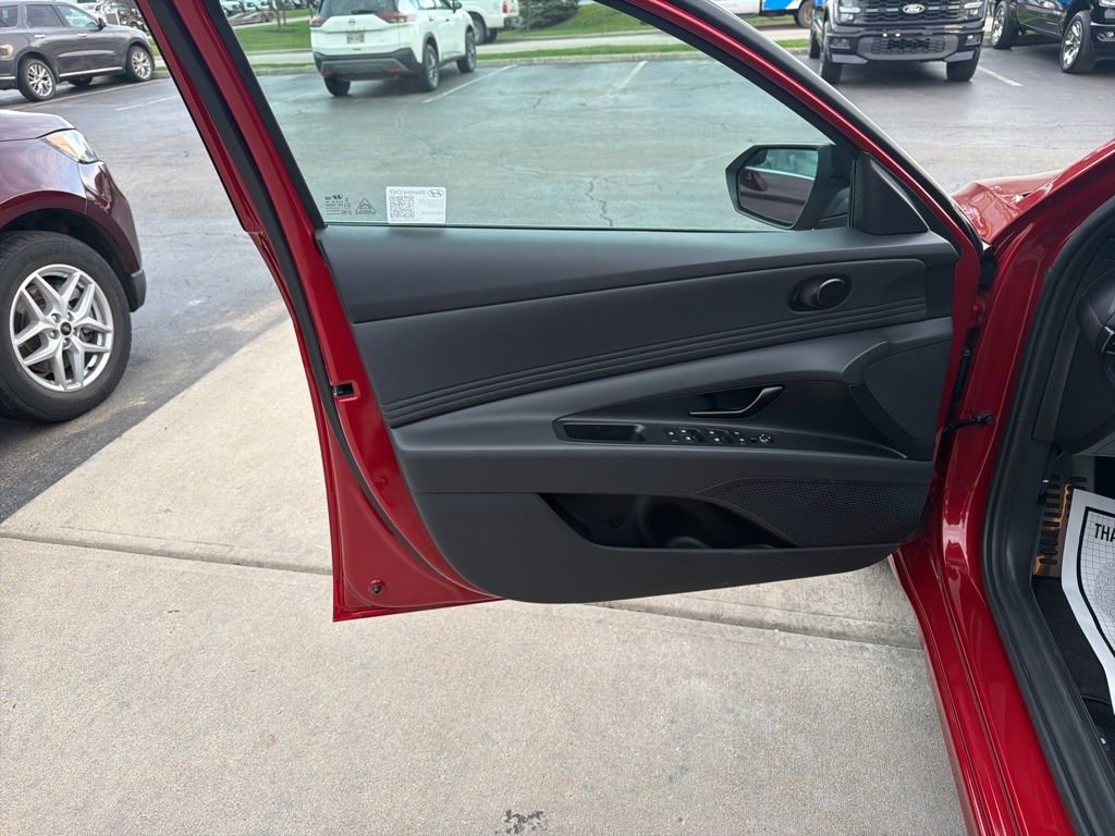 Used 2025 Hyundai Elantra Sport image 20