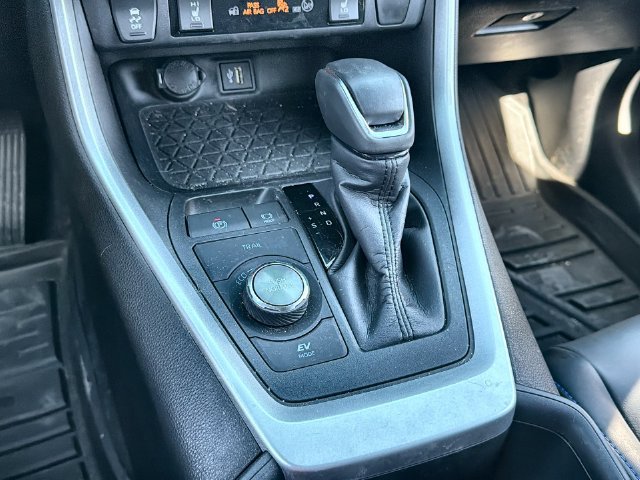 Used 2024 Toyota RAV4 XSE AWD/4WD image 20