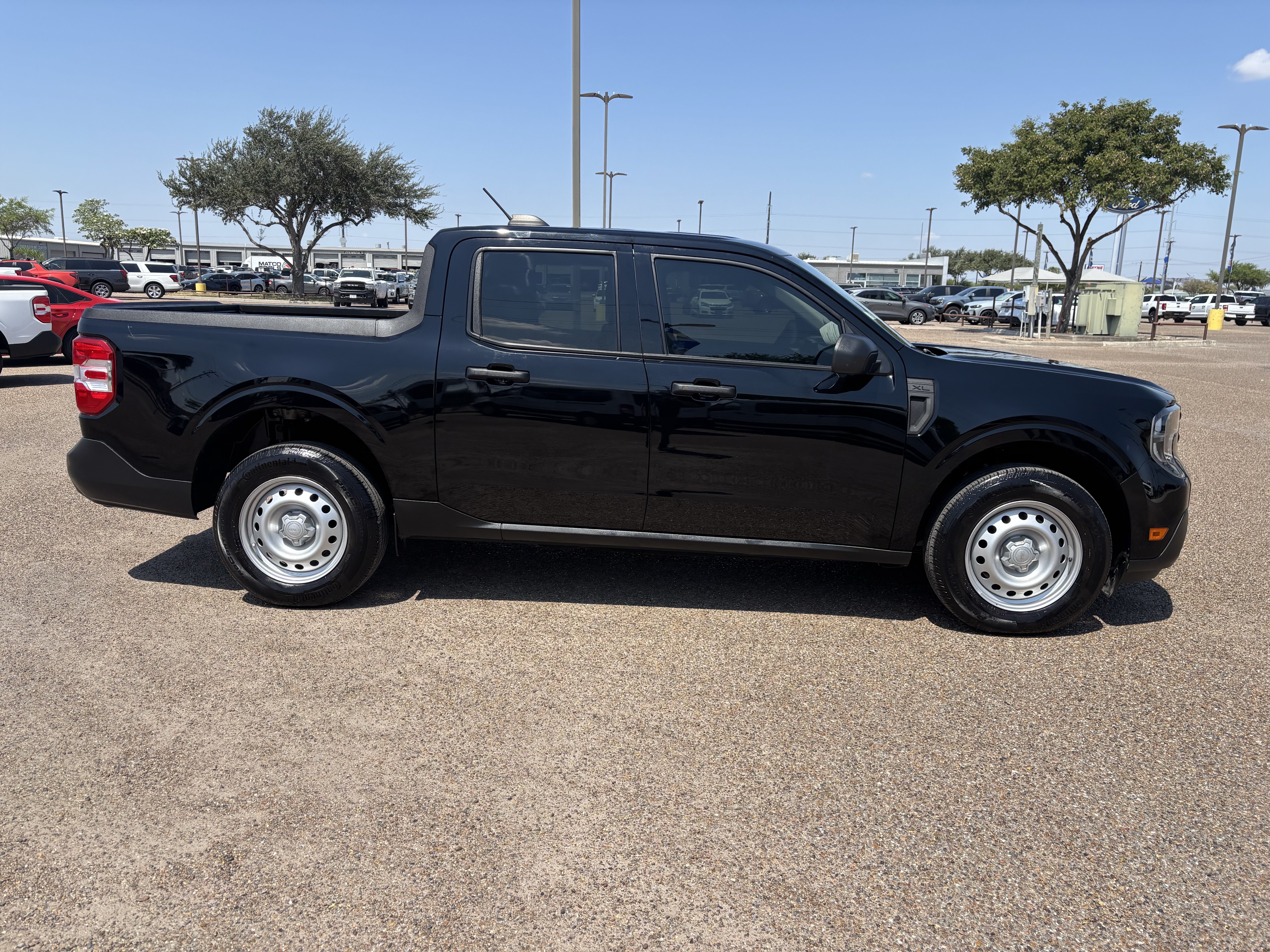 Certified 2025 Ford Maverick XL FWD image 4