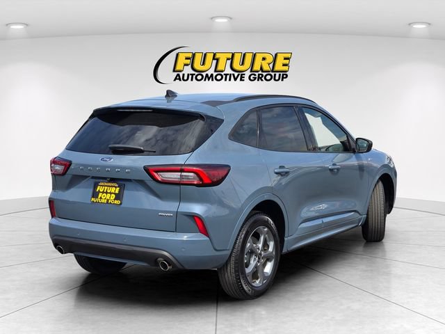 Certified 2023 Ford Escape ST-Line w/ Tech Pack #1 AWD/4WD image 4