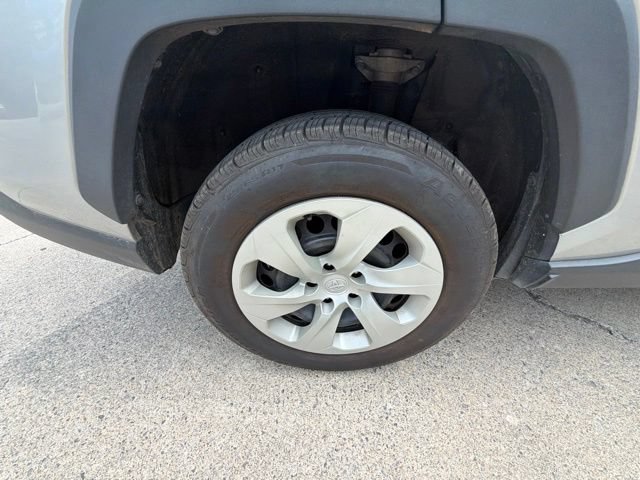 Used 2019 Toyota RAV4 LE w/ Carpet Mat Package FWD image 23