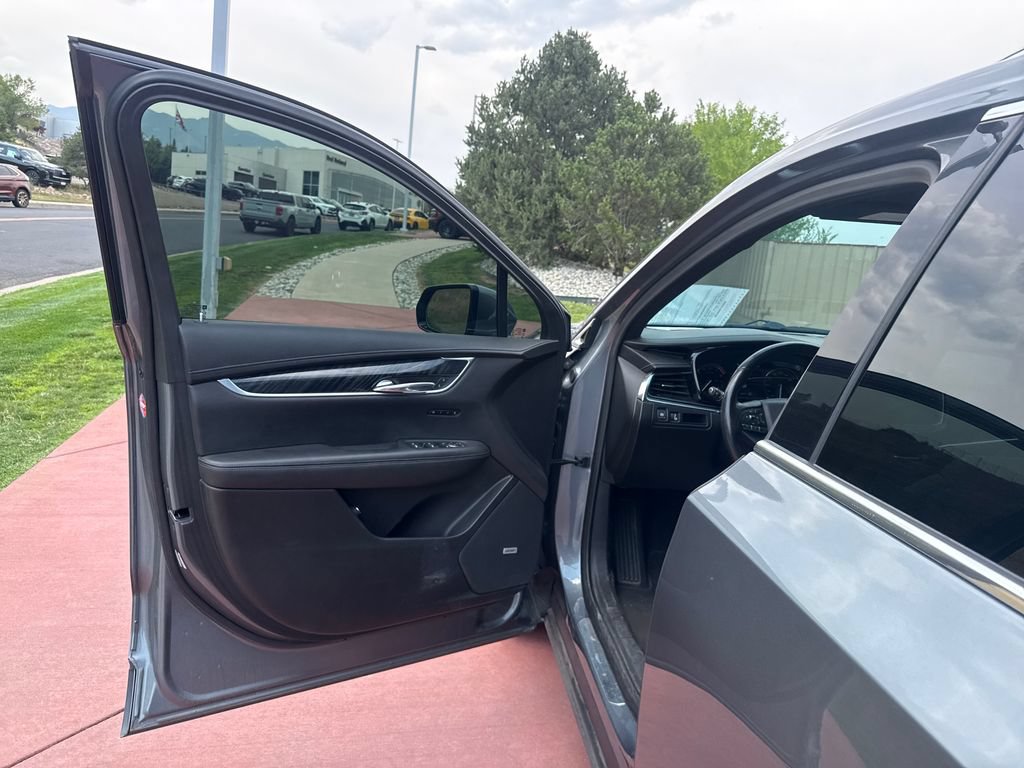 Used 2022 Cadillac XT6 Premium Luxury AWD/4WD image 12