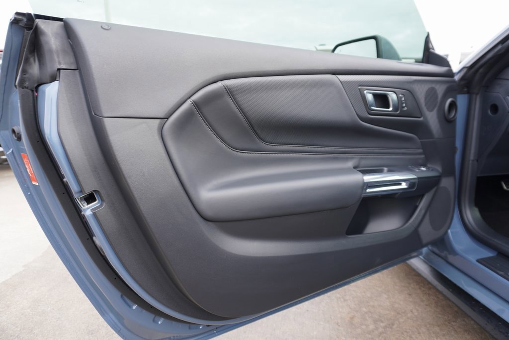 Certified 2025 Ford Mustang Premium image 8