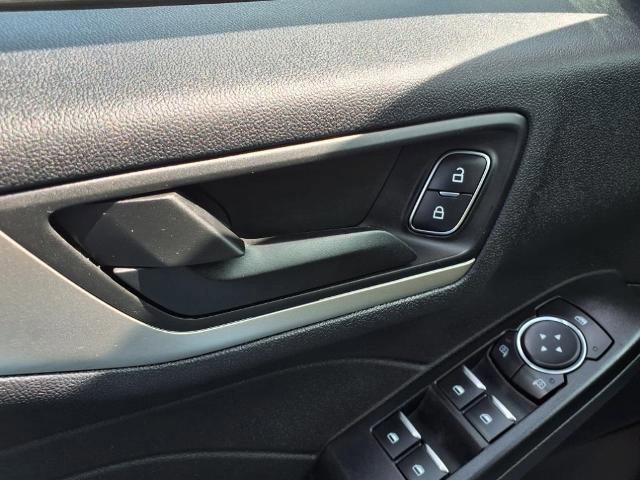 Certified 2022 Ford Escape SE w/ SE Sport Appearance Package image 15