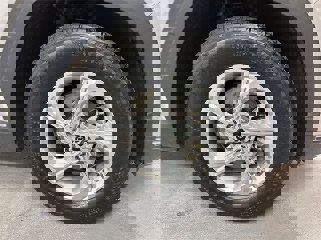 Used 2024 Hyundai Tucson SE image 2