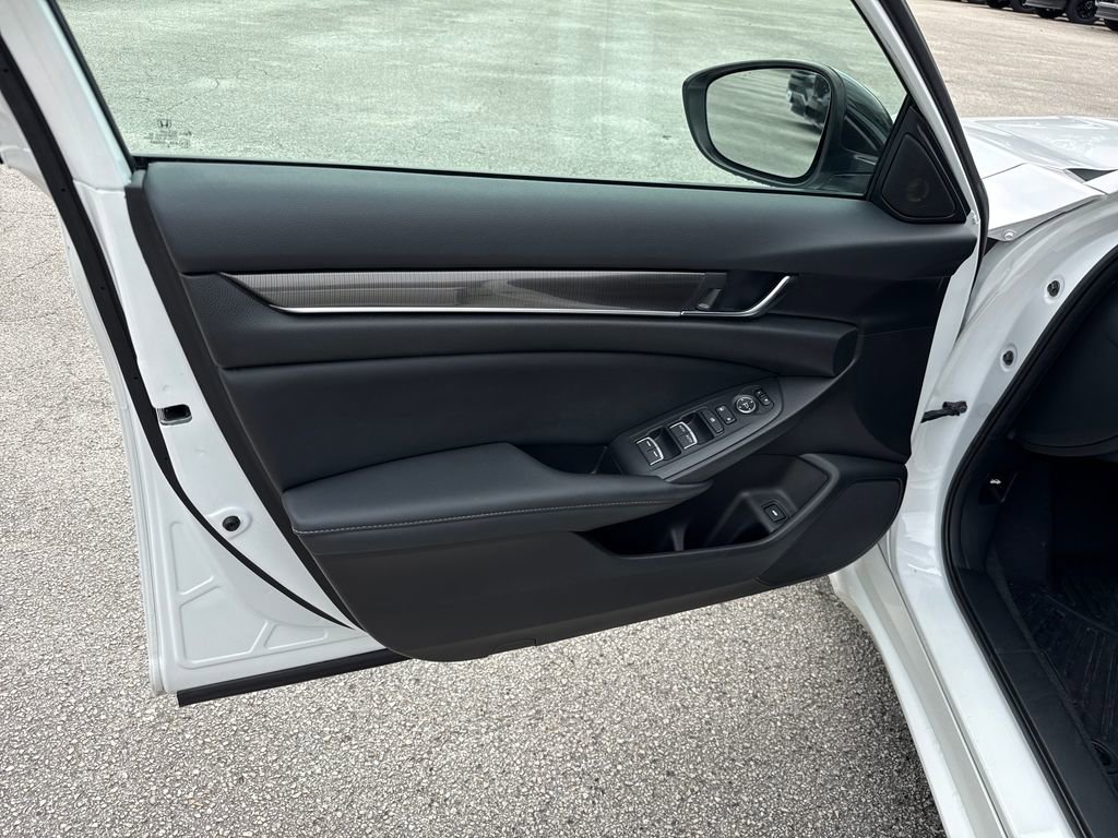 Used 2022 Honda Accord Sport image 12
