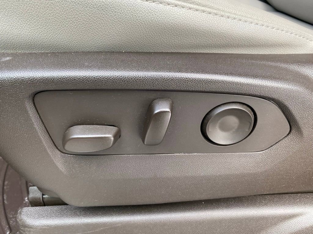 Used 2023 Chevrolet Suburban Z71 image 15