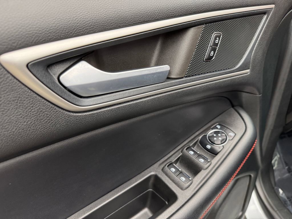 Certified 2023 Ford Edge ST-Line AWD/4WD image 12