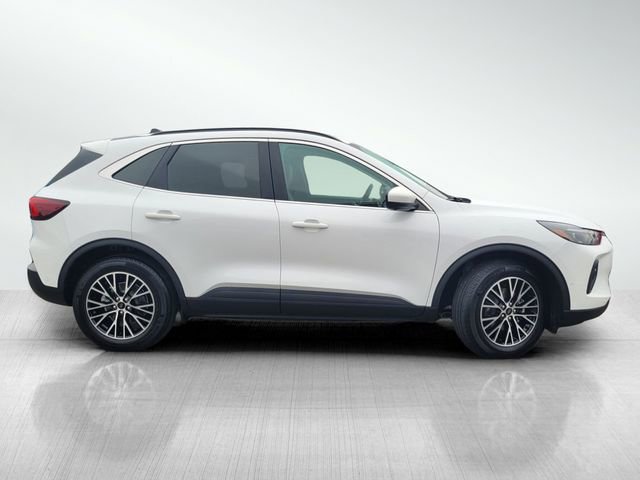 Certified 2023 Ford Escape SE w/ PHEV Premium Package image 3