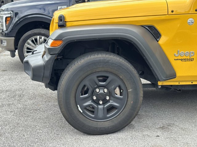 Used 2021 Jeep Wrangler Sport AWD/4WD image 9