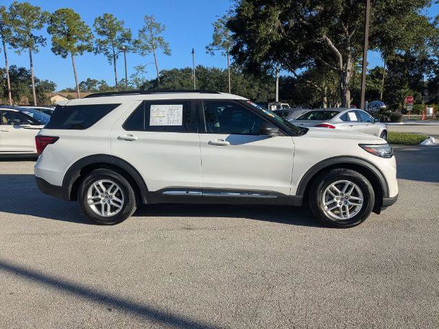 Certified 2025 Ford Explorer Active RWD image 3