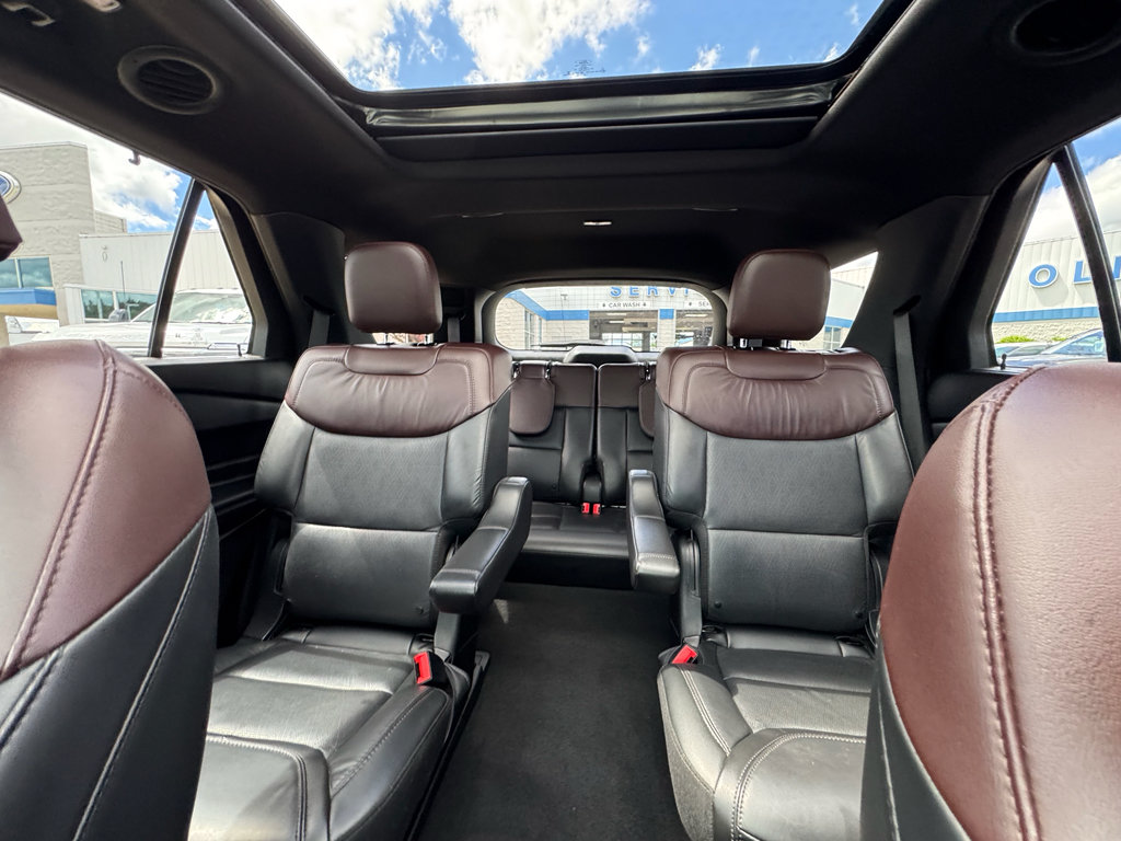 Certified 2022 Ford Explorer Platinum w/ Equipment Group 601A AWD/4WD image 36