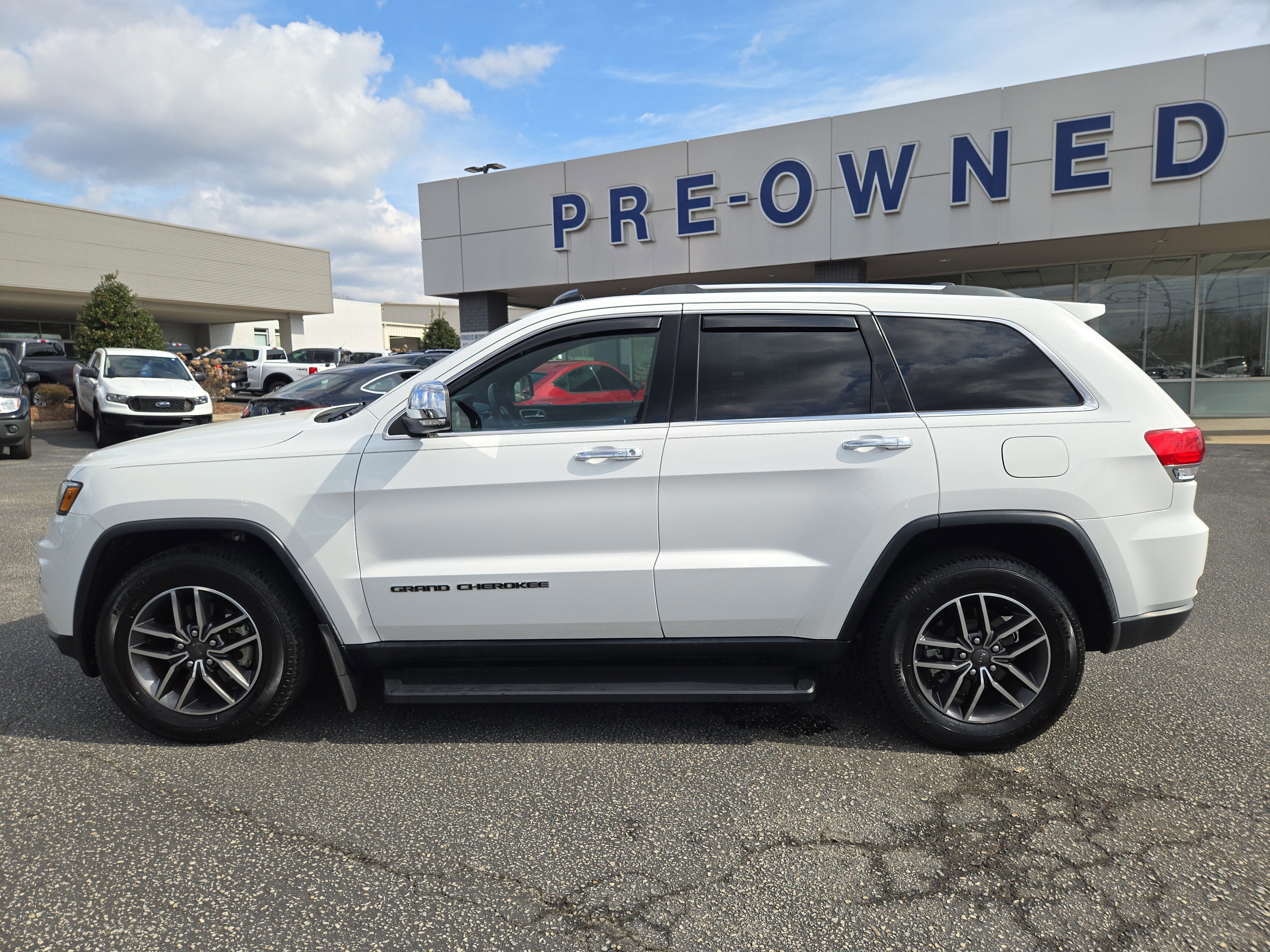 Used 2019 Jeep Grand Cherokee Limited w/ Luxury Group II image 8