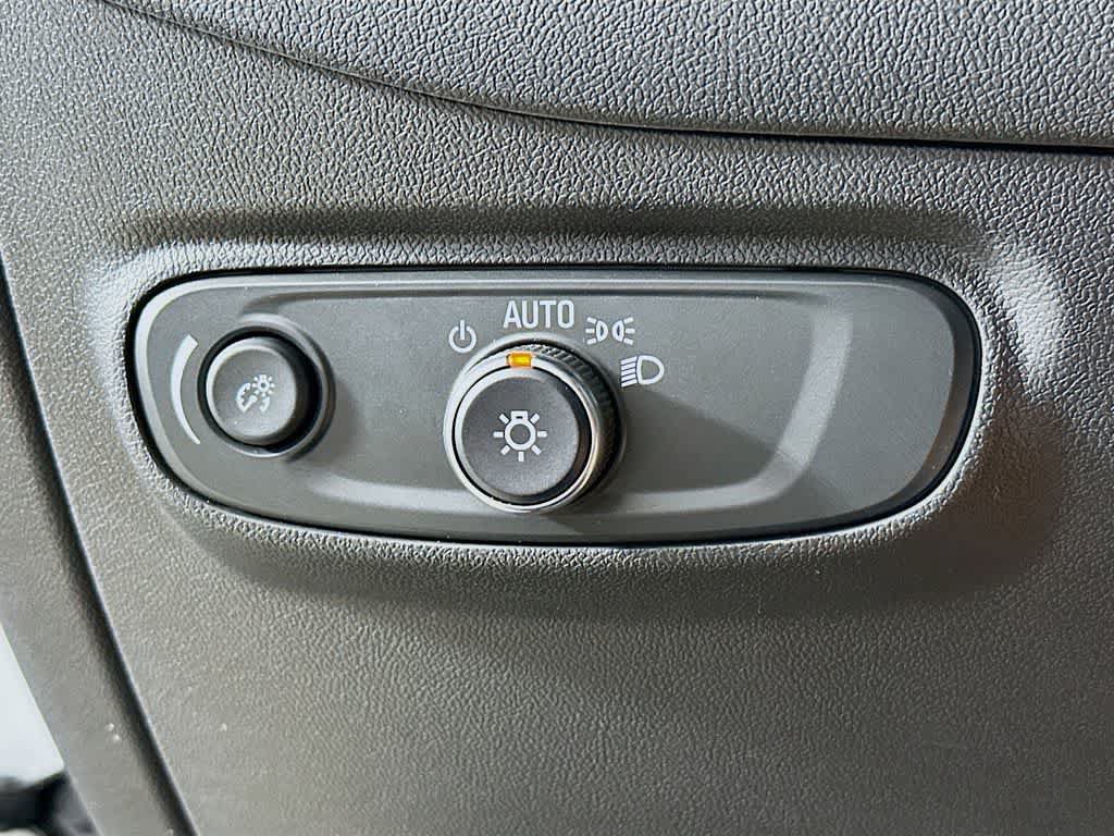 Used 2024 Chevrolet Equinox RS FWD image 27