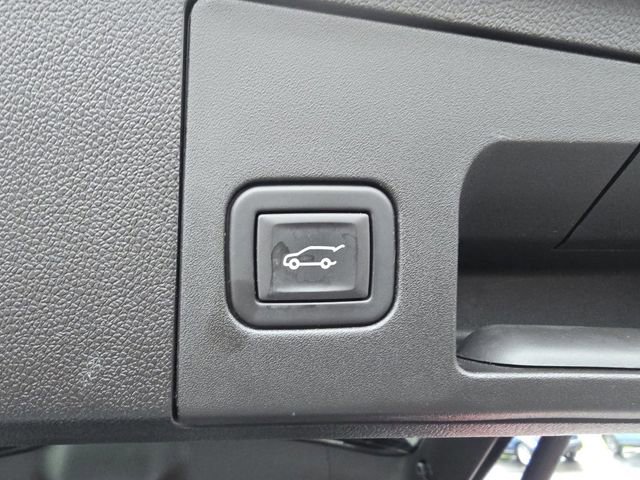 Used 2023 Cadillac XT4 Premium Luxury AWD/4WD image 17