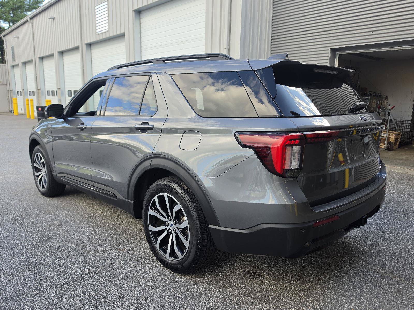 Certified 2026 Ford Explorer ST-Line AWD/4WD image 5