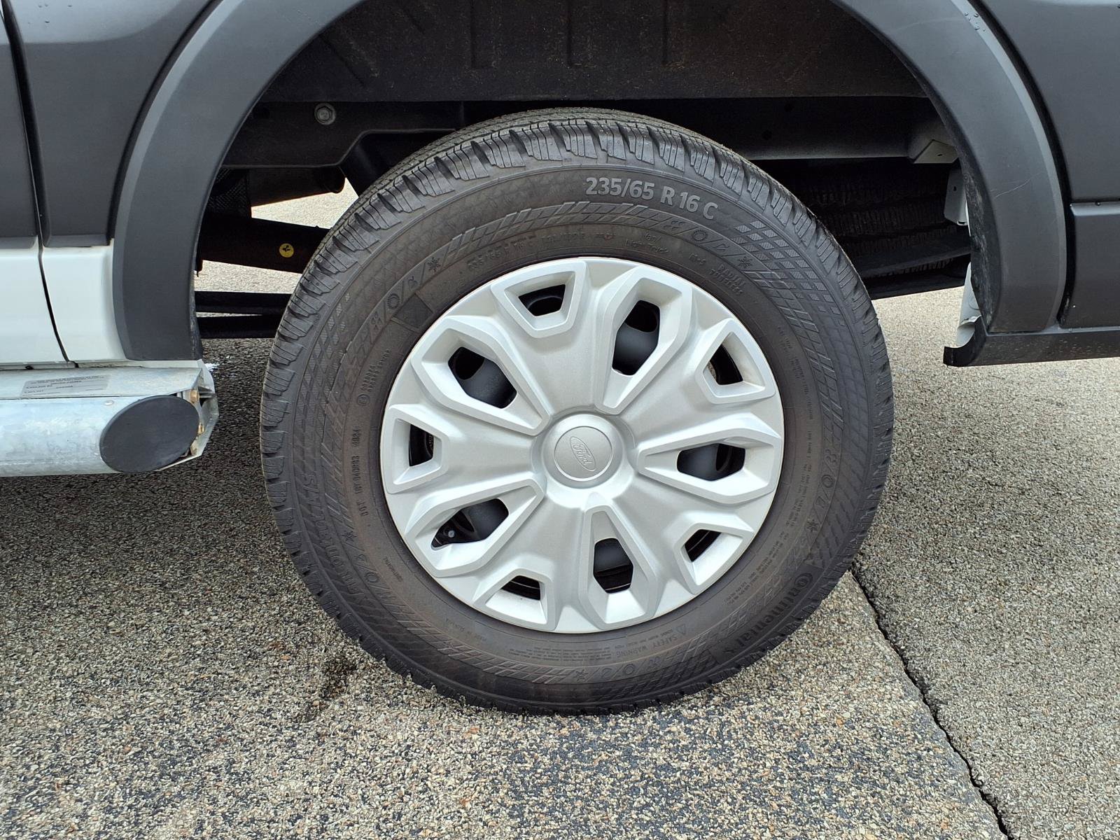 Certified 2025 Ford Transit 250 Low Roof w/ Exterior Upgrade Package RWD image 7