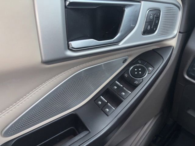 Certified 2020 Ford Explorer Platinum w/ Premium Technology Package AWD/4WD image 15