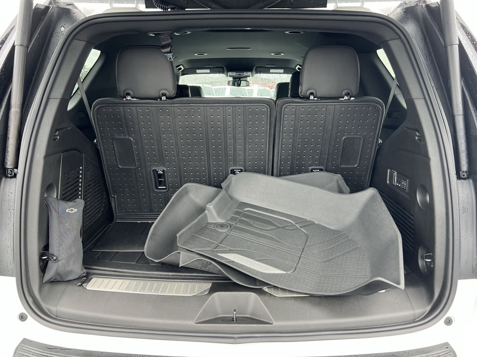 Used 2025 Chevrolet Tahoe Premier AWD/4WD image 26